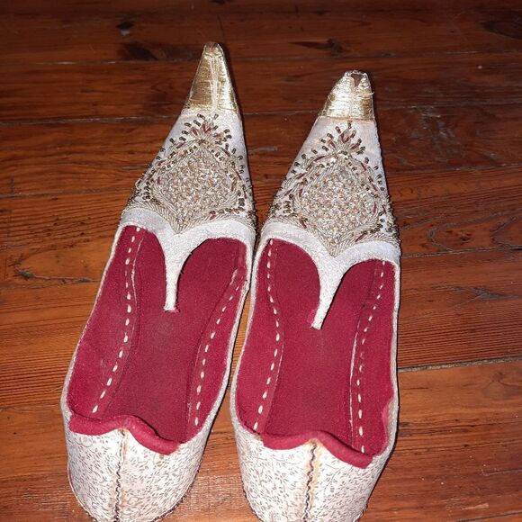 Handmade Pakistani Jamawar shoes  - Picture 2 of 4